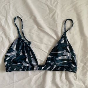 Simple fitted triangle bikini top!